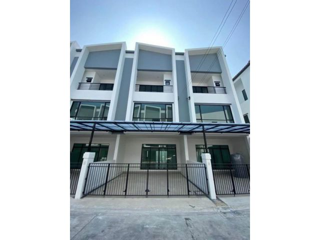 ให้เช่าทาวน์โฮม 3ชั้น สไตล์โมเดิร์น พร้อมเฟอร์นิเจอร์ ถนนสุขุมวิท 103 ใกล้ BTS สถานีอุดมสุข พื้นที่ใช้สอยขนาดใหญ่