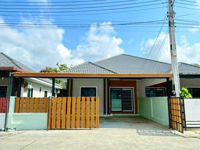 พร้อมเฟอร์ฯ 40 ตร.วา. ถ.สุขุมวิท ต.เนินพระ ให้เช่าบ้าน 3นอน เซนต