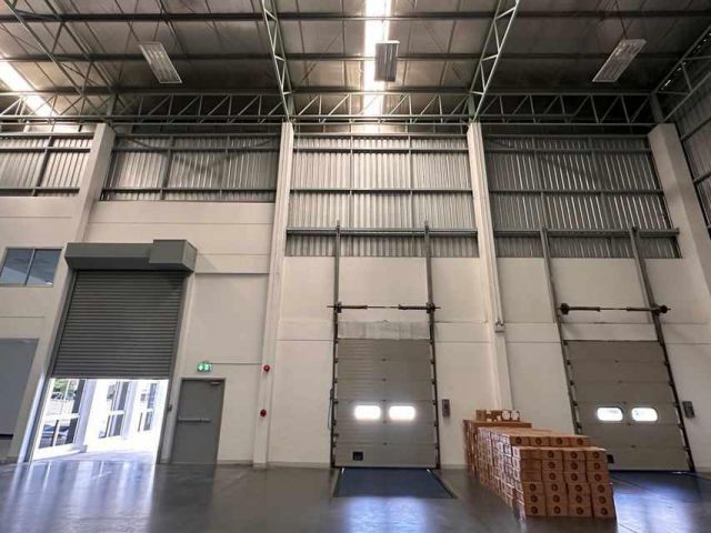 F242 ให้เช่าโกดัง คลังสินค้า ย่านศรีราชา ใกล้ท่าเรือแหลมฉบัง มีหลายขนาดให้เลือก 5,310 และ 5,220 ตรม.