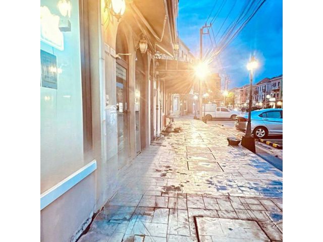 ให้เช่า อาคารพาณิชย์ 3 ชั้น พร้อมเฟอร์ฯ 3 นอน เวนิส ดิ ไอริส 200