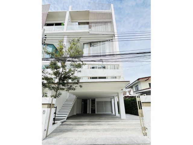 ขาย/เช่า โฮมออฟฟิศ 4 ชั้น โครงการ LUXE 35 (Luxury Townhome)