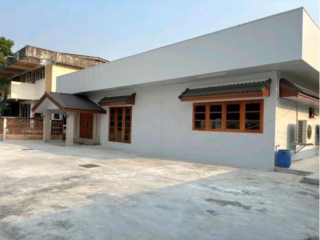 ให้เช่าที่ดินพร้อมอาคาร1ชั้น 1,022 ตารางเมตร ซอยเรวดี