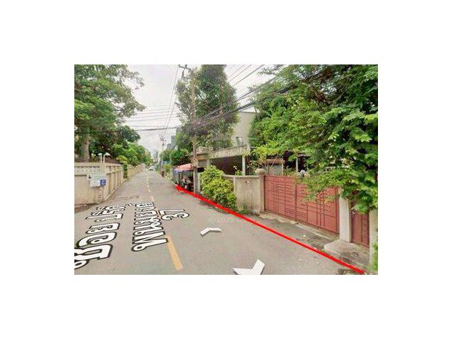 ขายที่ดินพร้อมสิ่งปลูกสร้าง ขนาด 196 ตร.ว. ซอยปรีดีพนมยงค์ 37 (สุขุมวิท 71) แขวงพระโขนงเหนือ เขตวัฒนา กรุงเทพฯ