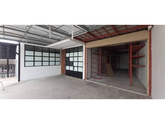 ให้เช่า บ้าน โฮมออฟฟิศ หมู่บ้านอยู่เจริญ ซอยรัชดา 18