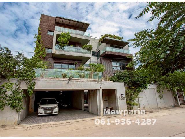 ขายบ้าน ทาวน์อินทาวน์ ขนาด 81 ตร.วา  6ชั้นครึ่ง  มีดาดฟ้า