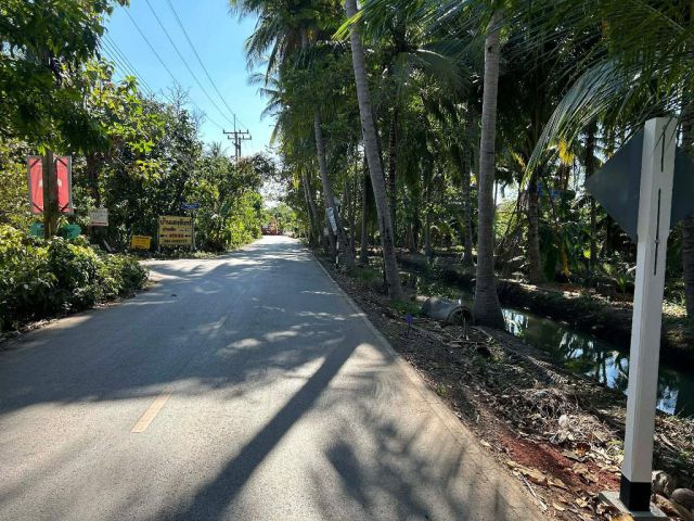 SALE !!!ขายที่ดินติดคลองใกล้แม่น้ำแม่กลอง-อัมพวาสมุทรสงคราม เนื้อที่ 1 ไร่เศษ ขายเหมา 4.5 ล้าน