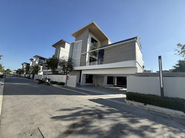 BH3829 ให้เช่าบ้านเดี่ยวหรู VIVE New Krungthep Kreetha 3 ชั้น