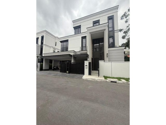 BH3828 ให้เช่าบ้านเดี่ยวหรู 3 ชั้น Malton Gates กรุงเทพกรีฑาตัดให