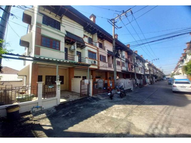 ขายทาวน์เฮ้าส์ หมู่บ้านเกตุนุติการ์เด้น ซอยนวมินทร์ 137 เขตบึงกุ่ม กรุงเทพมหานคร