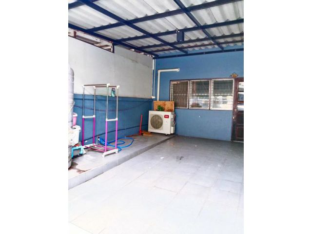 ตลาดเอซี คลองส เลียบคลองสี่ บ้าน  BTS คูคต 4.8 กม. 20ตรว. 140ตรม.