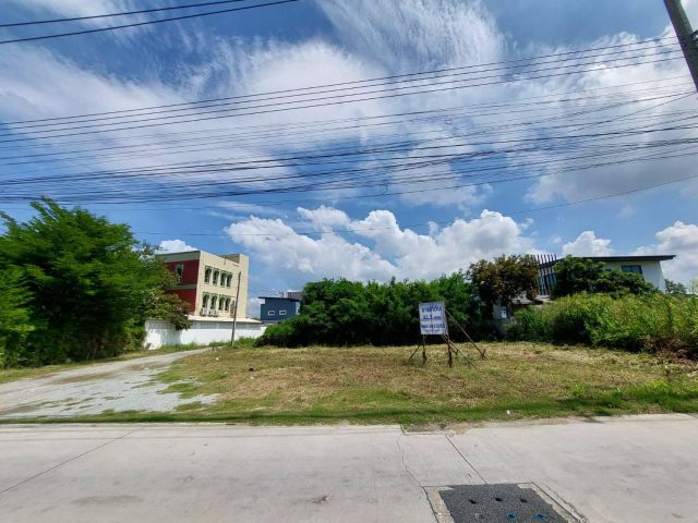 ขายที่ดินแปลงสวย ทำเลทอง! ใกล้บางแสน-ตลาดปลาบางแสน เพียง 20 ม. จากถนนข้าวหลาม เนื้อที่ 81.9 ตร.วา ราคา 6.5 ล้านบาท