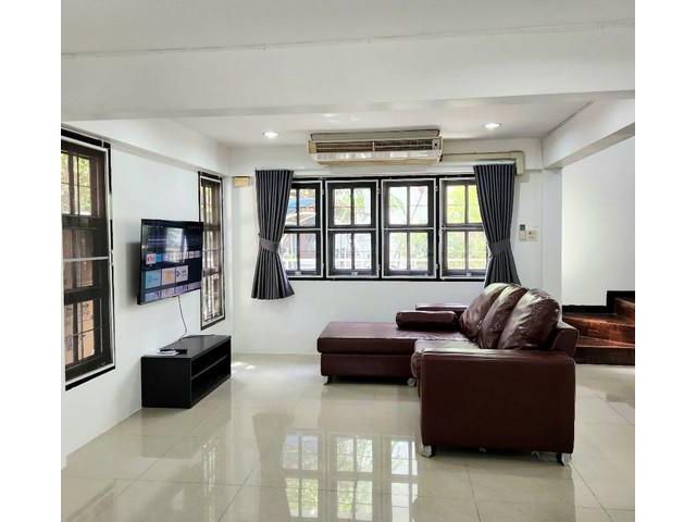 ให้เช่าบ้านเดี่ยว หมู่บ้านสัมมากร รามคำแหง112 หลังมุม