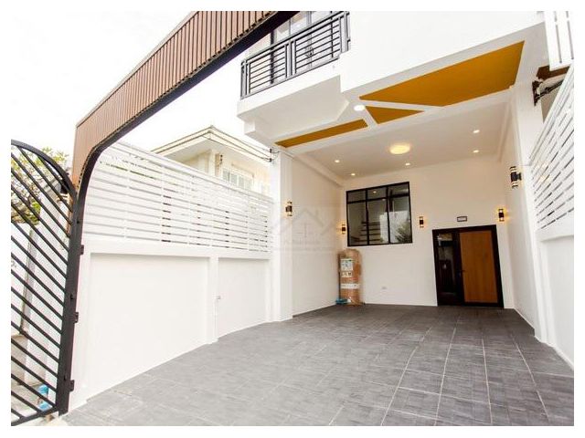 ขายทาวน์โฮม 3 ชั้นย่านเลียบด่วน 4 นอน ประดิษฐ์มนูธรรม 10 รีโนเวทใ