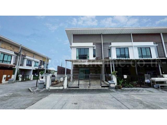 ลดราคา ทาวน์โฮม โมดิ วิลล่า บางนา - ซอยเอแบค หลังมุม