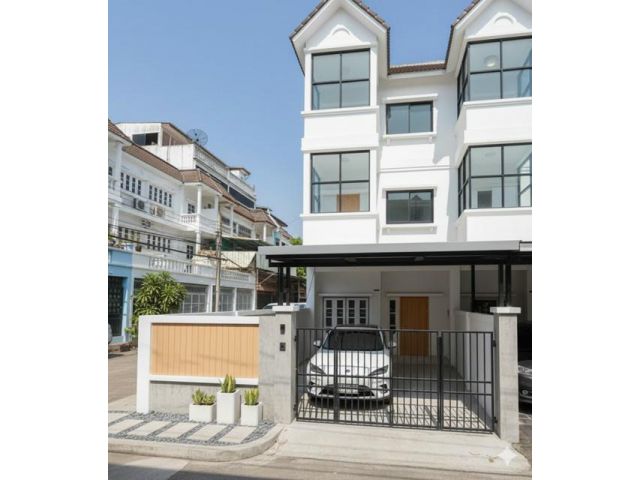 Central Plaza พระราม 3 4นอน เจริญราษฎร์1-7 โฮมโปรพระราม3 590ม.