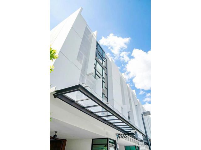 เพลินนารี่มอลล์ 750 ม. MRTวัชรพล สำนักงานใหญ่ระดับพรีเมียม 4ชั้น