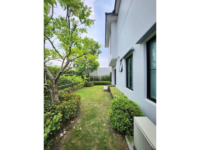 ให้เช่าบ้านหรู น้ำพุหน้าบ้าน ยินดีต้อนรับชาวต่างชาติ  คนจีน