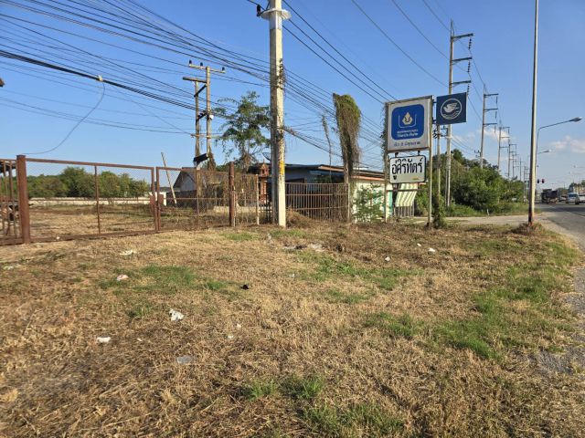 ขายที่ดินพร้อมโกดัง 15-2-1 ไร่ แถมสระน้ำ ราคาต่ำตลาด  ติดสายเอเชีย ทล11