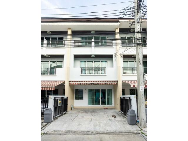 ให้เช่าทาวน์โฮม 3 ชั้น บ้านกลางเมือง ลาดพร้าว 71 นาคนิวาส 34