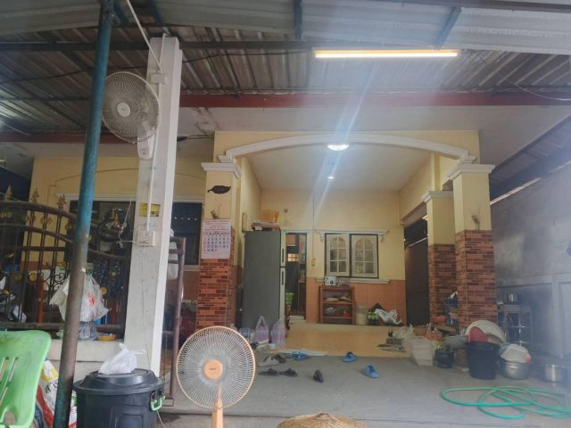 ขายบ้านทาวเฮ้าท์ชั้นเดียวเนื้อที่ 58 ตารางวา อยู่ใกล้ ตลาด7แยก