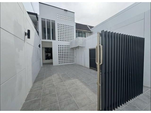 ขายทาวน์เฮ้าส์ ทาวน์เฮ้าส์ รีโนเวทใหม่ สุขุมวิท 71