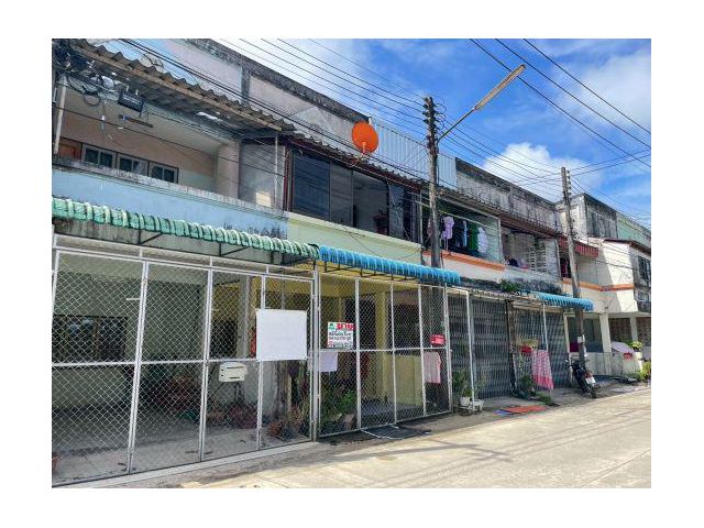 ขายทาวน์เฮ้าส์ 2 ชั้น หมู่บ้านใต้ร่มทอง2 ทับเที่ยง ตรัง เนื้อที่ 18.40 ตร.ว ต่อเติมครบ ทำเลดี ใกล้ตัวเมืองตรัง