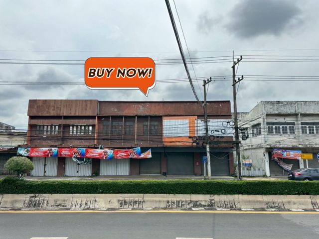 ที่ดินพร้อมสิ่งปลูกสร้าง ใกล้สี่แยกกองบิน21