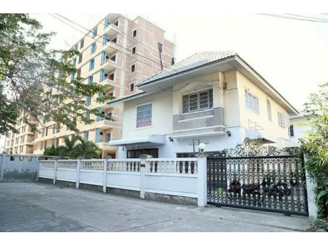 ขายบ้านหลังใหญ่ 88 ตรว. ใกล้ ม.บูรพา ใกล้ชายหาด บางแสน ชลบุรี