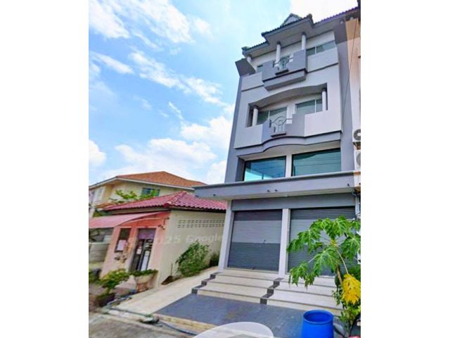 ให้เช่าอาคารใหญ่  2 คูหาบิ๊กซี เคหะร่มเกล้า 500 ม. ลาดกระบัง