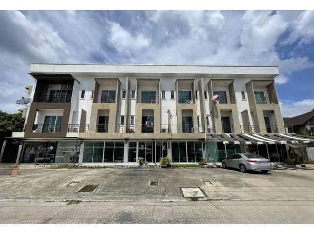 ให้เช่าทาวน์โฮม 3 ชั้นเ รีโนเวทใหม่ หมู่บ้านสัมมากร ซอยรามคำแหง11