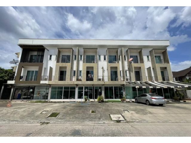 ให้เช่าทาวน์โฮม 3 ชั้นเ รีโนเวทใหม่ หมู่บ้านสัมมากร ซอยรามคำแหง11