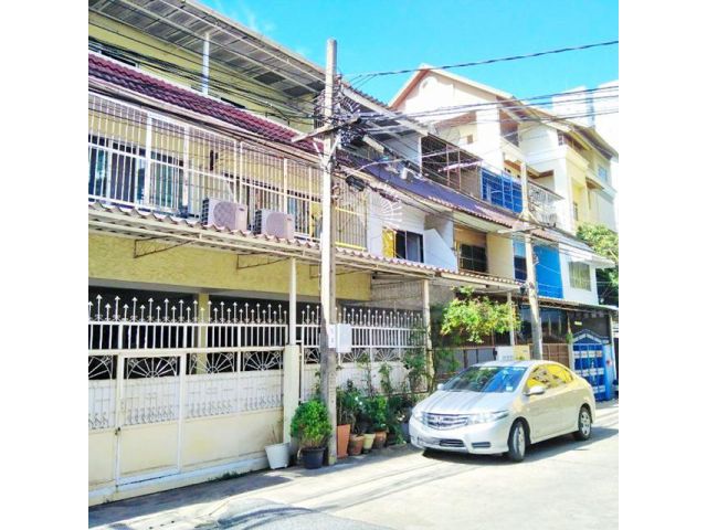 ทาวน์เฮาส์ 3 ชั้น พระแม่มารี สาธุประดิษฐ์45-53 BRTวัดดอกไม้1.1 กม