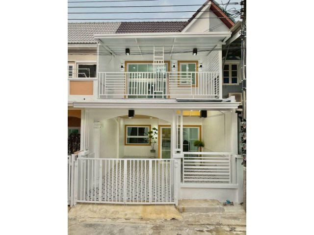 ขายทาวน์เฮ้าส์ 2 ชั้น หมู่บ้านธารถวิล ซอยวัดพระเงิน เนื้อที่ 22.2 ตารางวา 4 ห้องนอน ถนนบางม่วง-บางคูลัด