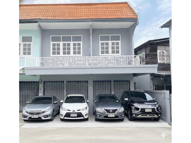 R03-03  ขายด่วน รีโนเวทใหม่ !!  อาคารพาณิชย์ 2 ชั้น  อ้อมใหญ่ ซอยเทศบาล 6 หลังใหญ่มาก ขนาด 28 ตรว. ตรงข้ามบิ๊กซีอ้อมใหญ่