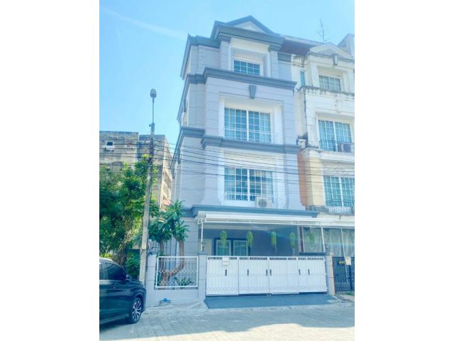 หลังมุม 30 ตร.วาMRT ศรีลาซาล 1.5 กม.ให้เช่าทาวน์โฮมสุดหรู 4 ชั้น