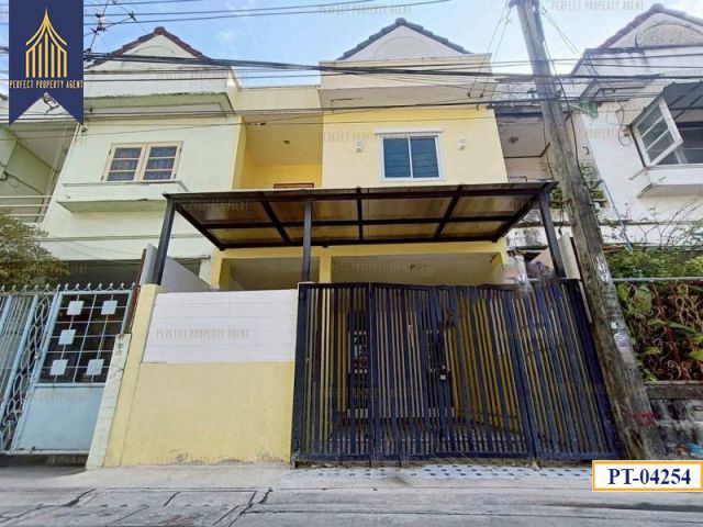 ขาย ทาวน์เฮ้าส์ เรวดี 3 ตลาดขวัญ นนทบุรี สไตล์โมเดิร์น แต่งใหม่