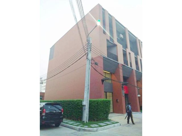 โฮมโปร เพชรเกษม 2.อาคาร 3.5 ชั้นหลังริม 28 ตร.วา.ถ.เพชรเกษม77-81