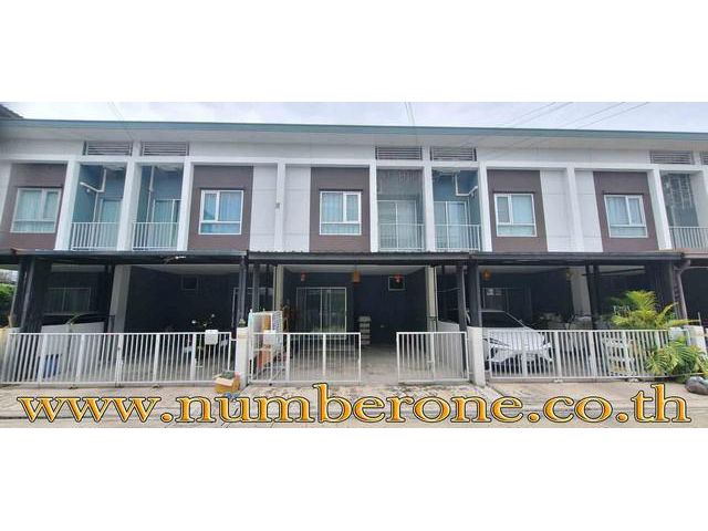 หมู่บ้านลุมพินีทาวน์วิลล์ พหลโยธิน-สะพานใหม่ กรุงเทพฯ