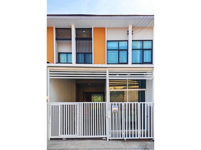 โอกาสทอง! ทาวน์โฮมติดถนนหลัก พัทยากลาง ทำเลค้าขาย หายากมาก PR:yui  หลังนี้ขายด่วน! ใครช้าคือพลาดทันที