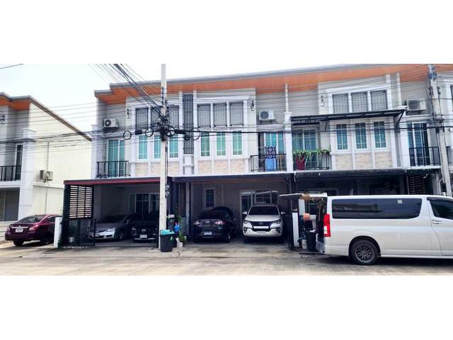 หมู่บ้านโกลเด้น ทาวน์ อยุธยา ต.บ้านกรด อ.บางปะอิน จ.พระนครศรีอยุธ