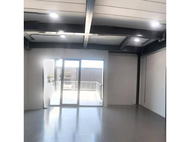 P1791 ด่วน ให้เช่า โกดัง พร้อมออฟฟิศ 3 ชั้น  ทาวน์อินทาวน์ ซอย11