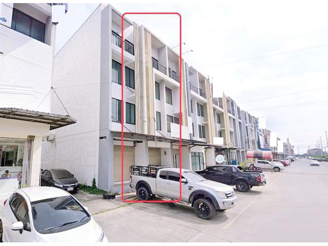 ตลาดนครฉลองกรุง500ม. หน้านิคม ติดถนนใหญ่  ซ.ฉลองกรุง 24-35