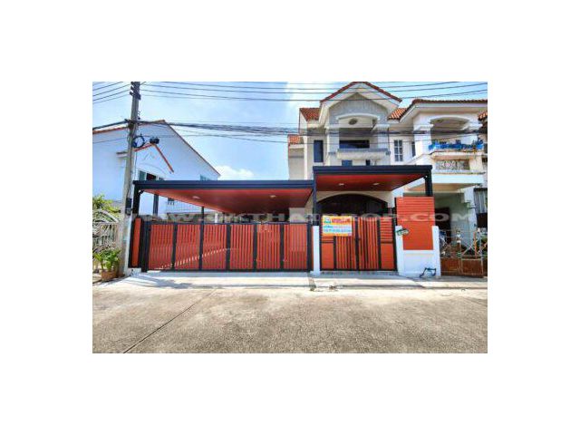 ขายทาวน์เฮ้าส์ ม.ศุภาวัฒน์ ต.บ้านกลาง อ.เมือง จ.ปทุมธานี