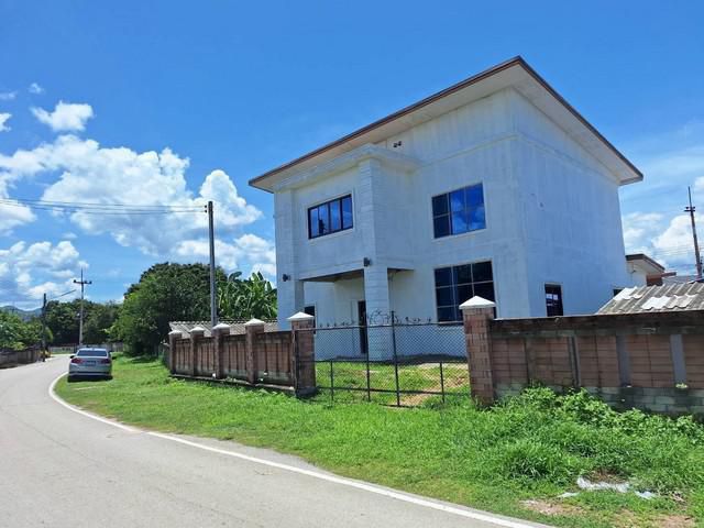 ขายบ้านเดี่ยว 2 ชั้น พร้อมที่ดิน อำเภอห้างฉัตร จังหวัดลำปาง