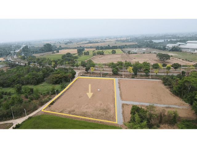 ขายที่ดิน3-3-2หน้าติดถนน340ซ้ายติดถนนคอนกรีตขวาติดถ.หินคลุก ใกล้บึงฉวาก