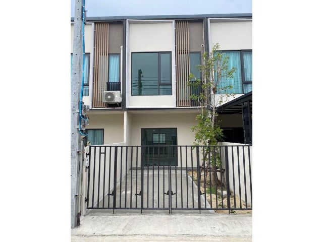 ให้เช่า ทาวน์โฮม 2ชั้น ดีไซน์โปร่งโล่ง Altitude Kraf Bangna