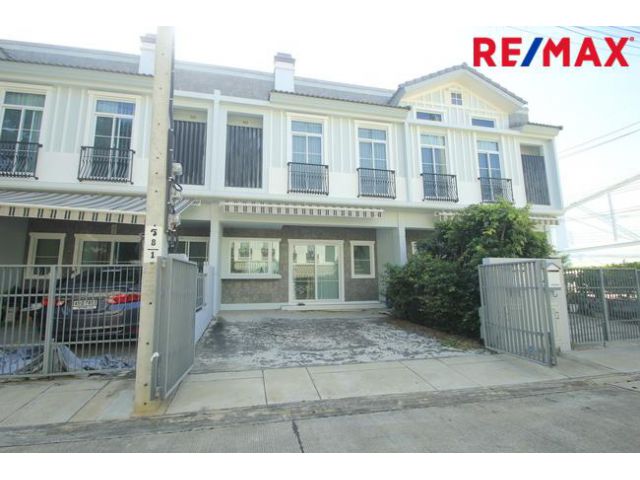 ทาวน์โฮมวิลลาจจิโอสุขสวัสดิ์ ประชาอุทิศ90 โครงการแลนด์แอนด์เอ้าส์ บ้านพร้อมอยู่ ตกแต่งเฟอร์แถมแอร์ 21.4วา ต้นโครงการ