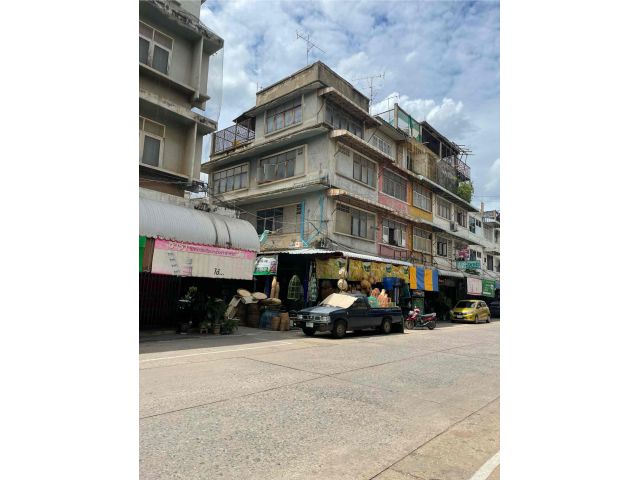 ขายอาคารพาณิชย์ 4ชั้น ทำเลดี ในตลาดศรีเทพ2 อำเภอตาคลี จังหวัดนครสวรรค์