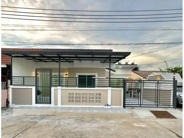 ขายทาวน์เฮ้าส์ ชั้นเดียว หมู่บ้านบัวทอง 4 ซอย 4/7 หลังมุม เนื้อที่ 30 ตารางวา 3 ห้องนอน ตำบลบางคูรัด อำเภอบางบัวทอง