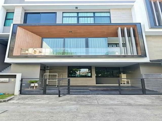 PB5974 ให้เช่า ทาวน์โฮมหรู บนทำเลกรุงเทพกรีฑา ถนนศรีนครินทร์-ร่มเกล้า โครงการ เนอวานา ดีฟายน์ ศรีนครินทร์-พระราม 9